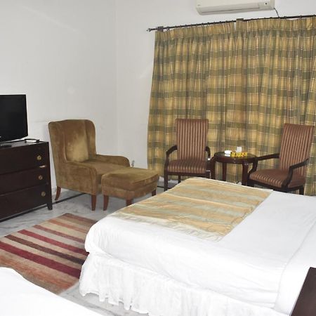 Pyramid International Guest House 伊斯兰堡 外观 照片